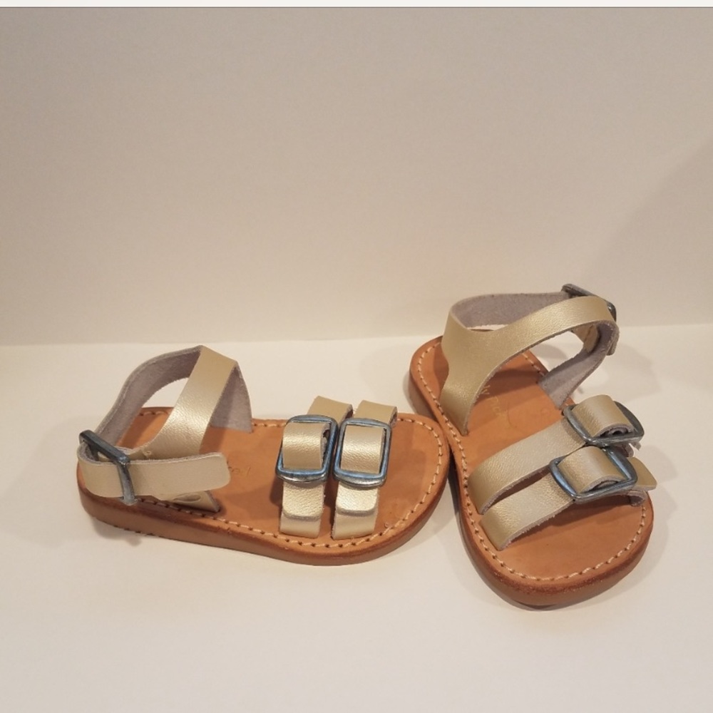 NWOT FRESHLY PICKED SANDAL